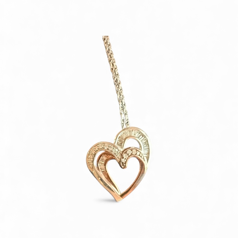 Elegant 10k Gold Diamond Heart Pendant Necklace